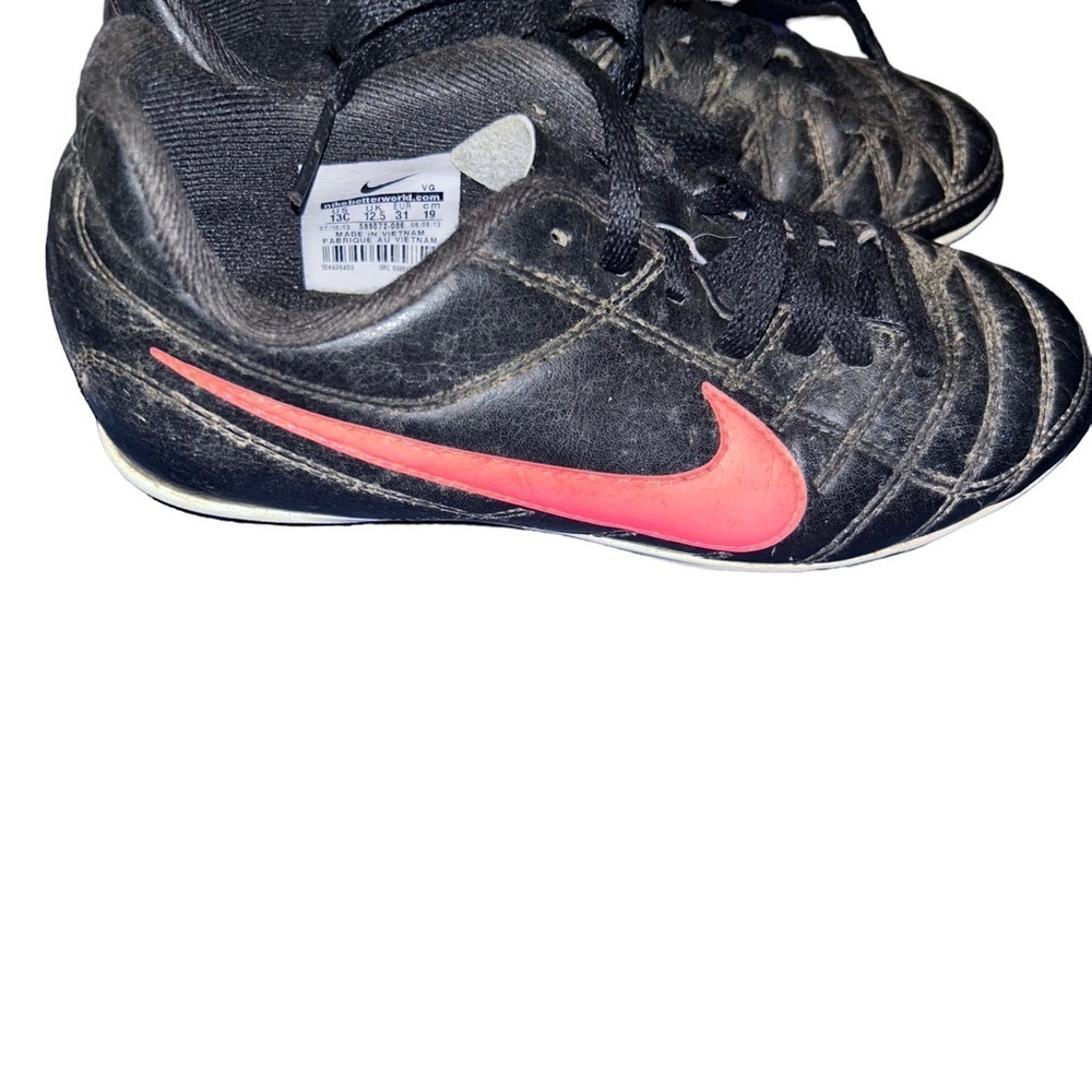 Nike girls Kids black pink Soccer Cleats 13c child